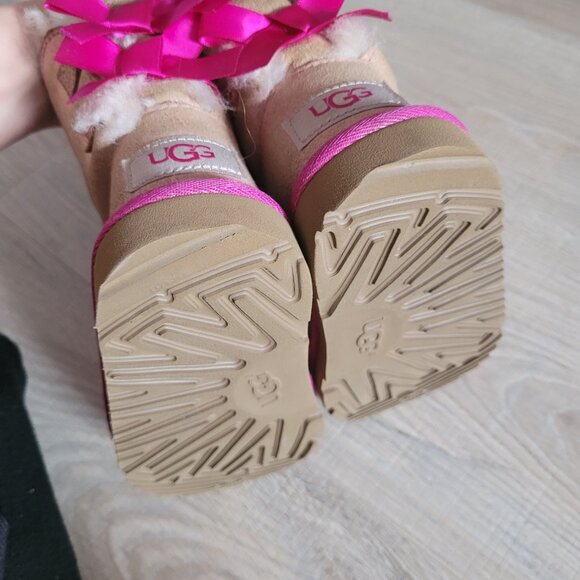 uggs - Picture 3 of 3